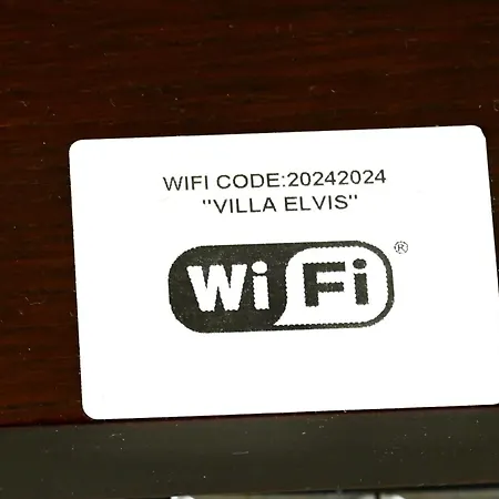 Elvis Apartment Sarandë